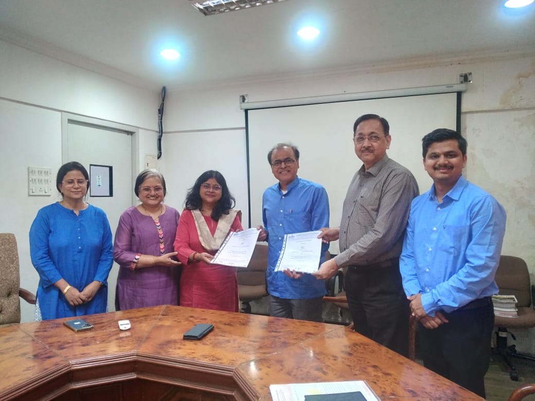 MoU signing between Health Parliament and The Indian Pharmaceutical Association, Maharashtra State Branch’s Bombay College of Pharmacy